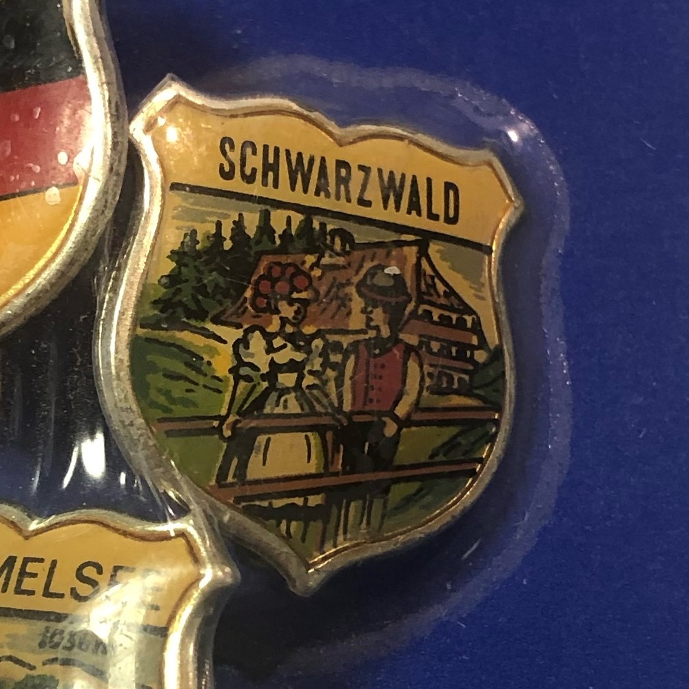 Vintage Souvenir German Travel Pins - Fine Silver Plating - Original Packaging - Picture 4 of 6